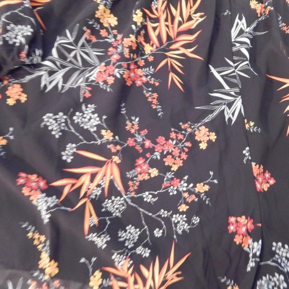 Forever 21 Floral Romper off the Shoulders - Picture 2 of 4